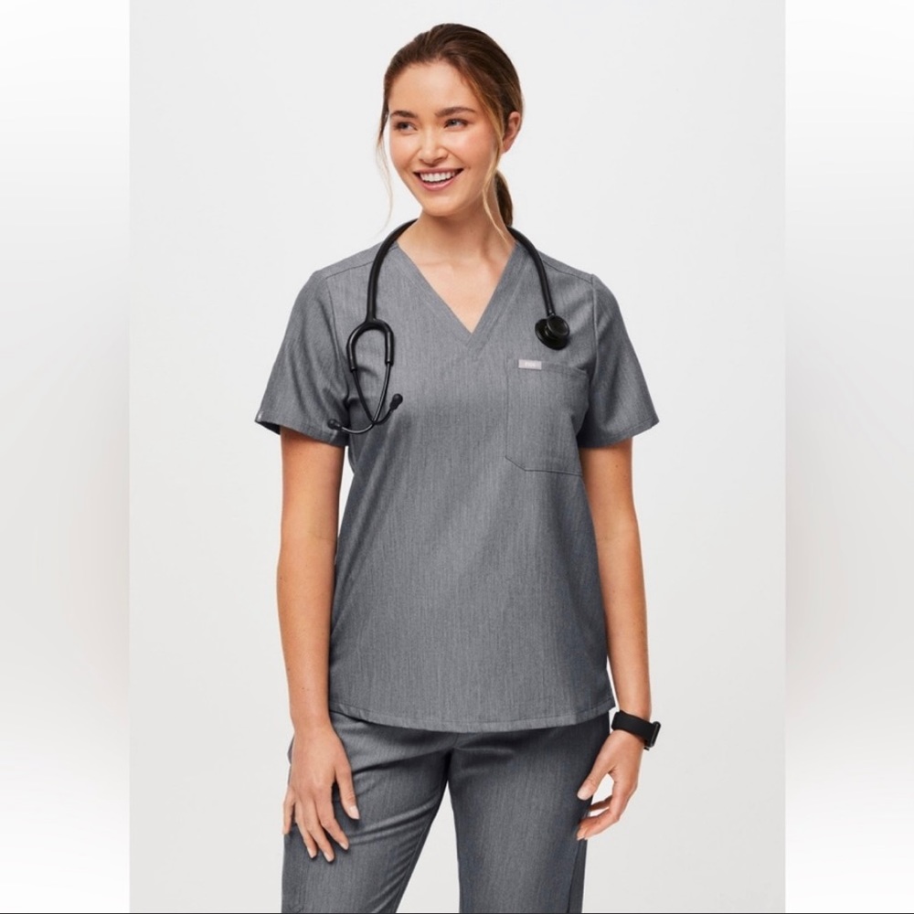FIGS Catarina One Pocket Scrub Top XXS graphite grey - Picture 2 of 10